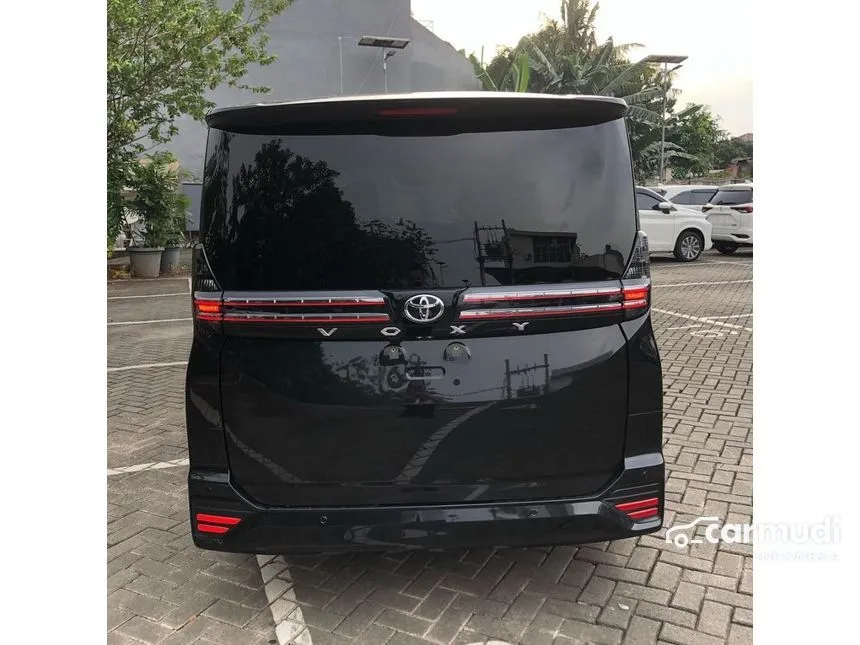 2025 Toyota Voxy (Premium Color) MPV