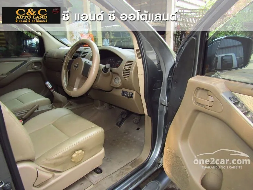 2009 Nissan Frontier Navara LE Double Cab Pickup