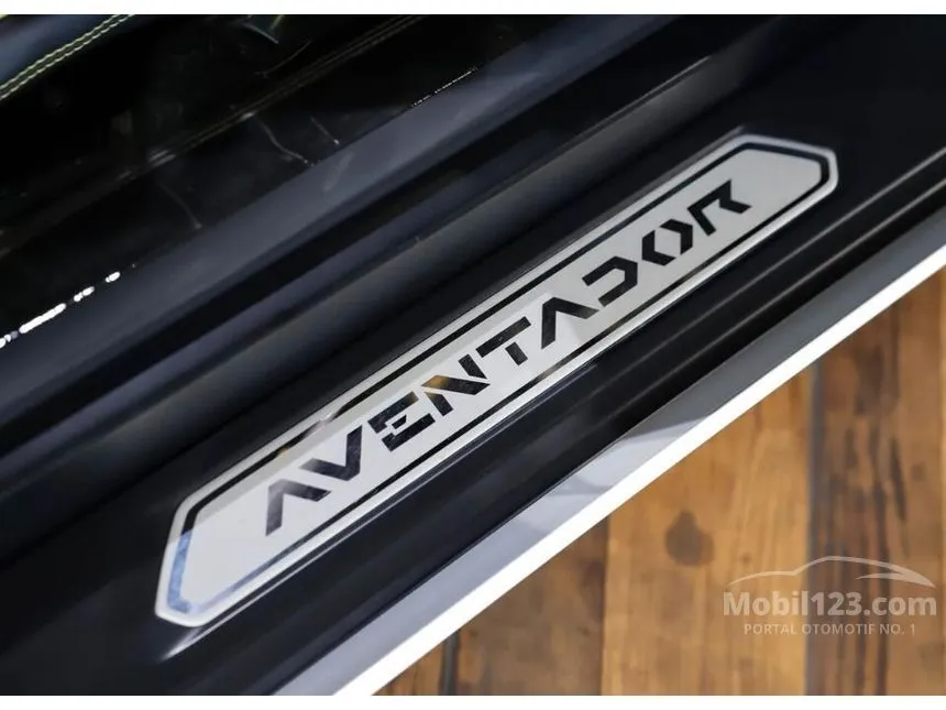 2012 Lamborghini Aventador LP700-4 Coupe
