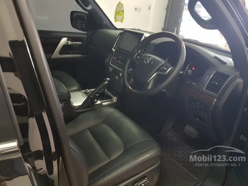 2017 Toyota Land Cruiser VX-R SUV