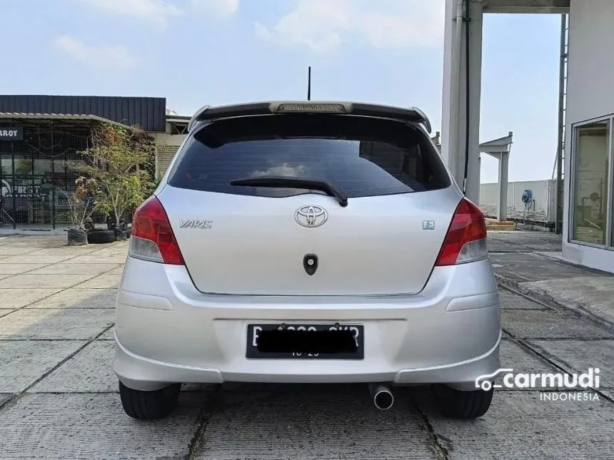 2010 Toyota Yaris E Hatchback