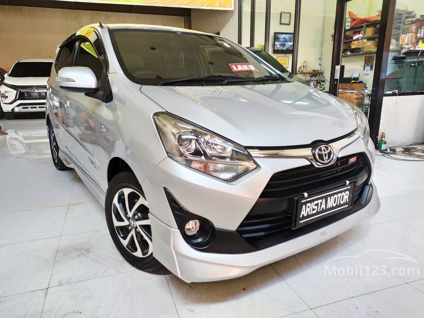 Agya TRD S 2017: Menggali Daya Tarik Hatchback Sporty di Showroom Jakarta