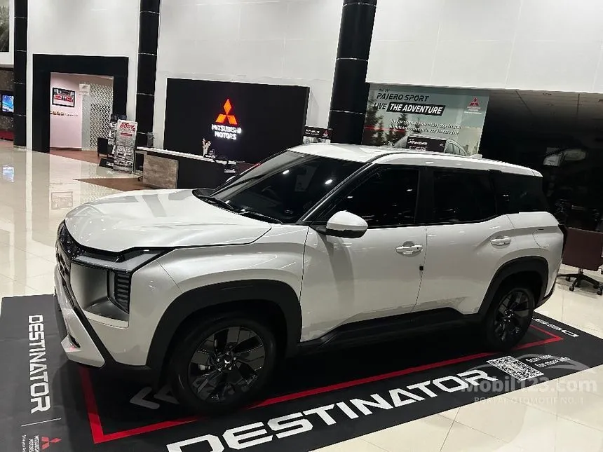 2026 Mitsubishi Destinator Exceed (Quartz White Pearl) SUV
