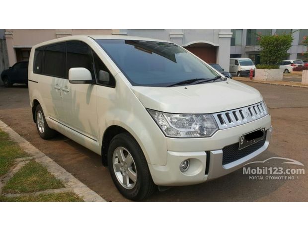 Mitsubishi Delica Mobil bekas dijual di Indonesia - Dari 