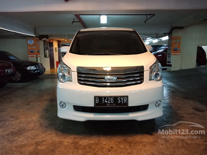 Jual Mobil  Toyota  NAV1  2013 G Luxury 2 0 di DKI Jakarta 