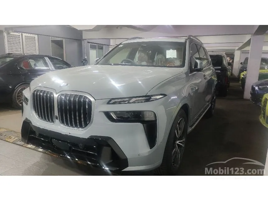 Jual Mobil BMW X7 2023 xDrive40i M Sport 3.0 di DKI Jakarta Automatic Wagon Lainnya Rp 2.853.000.000