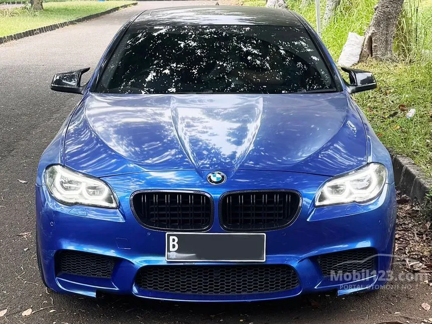 2011 BMW 520i Luxury Sedan
