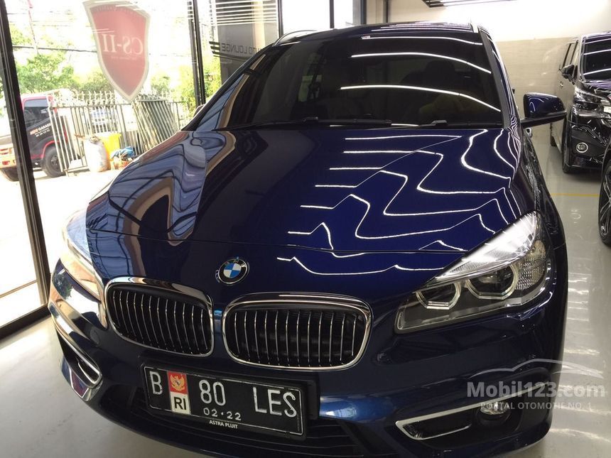 2017 BMW 218i Luxury SUV