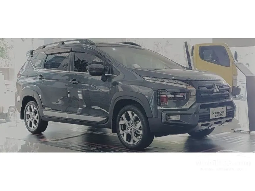 Jual Mobil Mitsubishi Xpander 2023 CROSS 1.5 di Jawa Barat Manual Wagon Hitam Rp 291.750.000