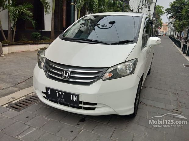  Honda  Freed  Mobil  Bekas  Baru dijual di Semarang  Semarang  