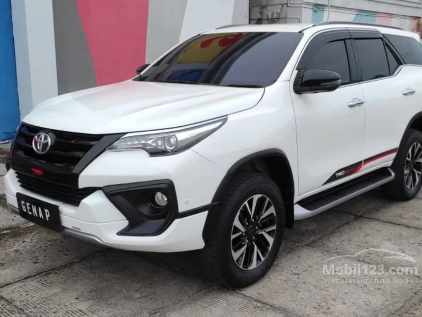 Jual Mobil Toyota Fortuner 2018 TRD 2.4 di DKI Jakarta Automatic SUV Putih Rp 400.000.000