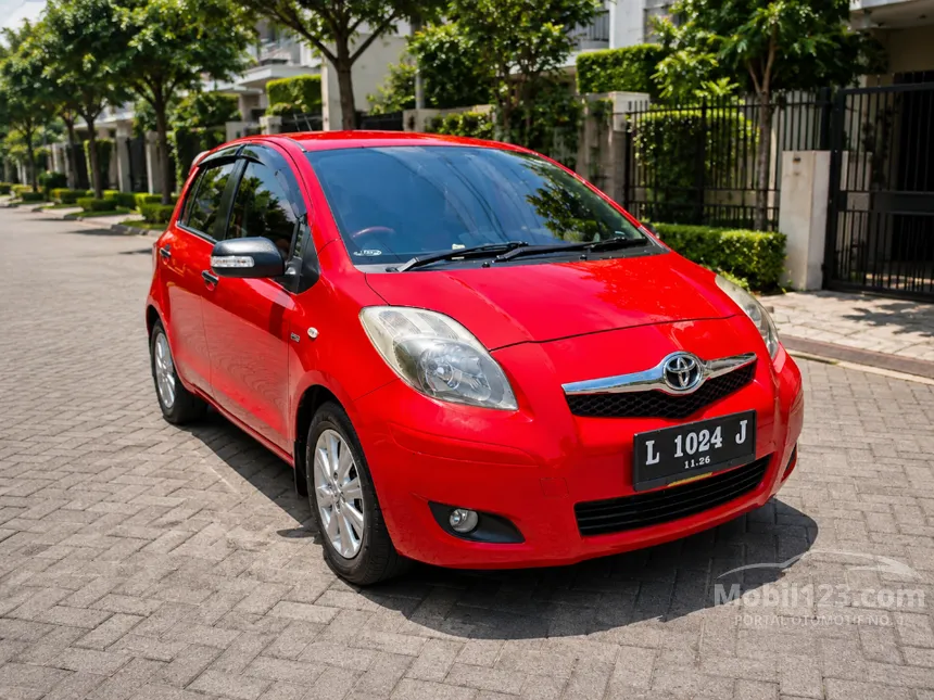 2011 Toyota Yaris J Hatchback