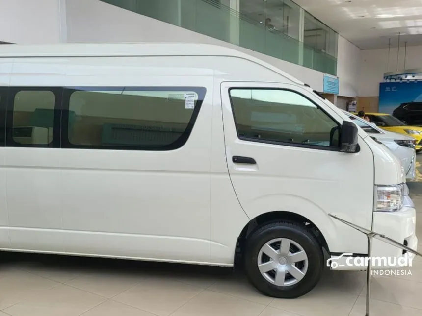 2025 Toyota Hiace Commuter Van