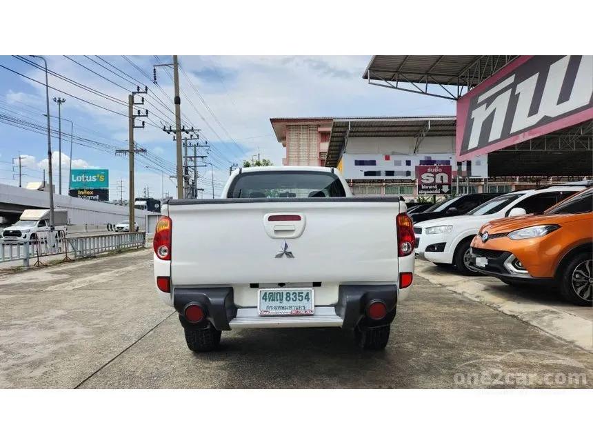 2015 Mitsubishi TRITON GLS Plus Mega Cab Pickup