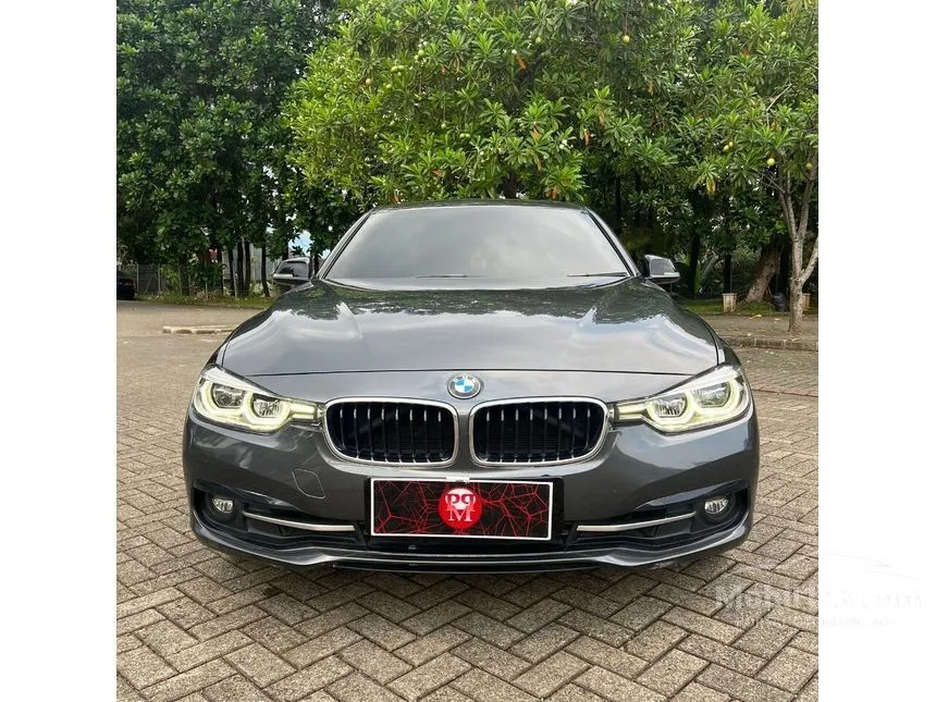 Jual Mobil BMW 320i 2018 Sport 2.0 di DKI Jakarta Automatic Sedan Abu
