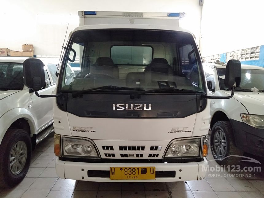 Jual Mobil Isuzu Elf 2013 2 8 Truck 2 8 di Jawa Timur 