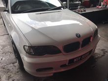 2004 BMW 318i 2.0 Sedan