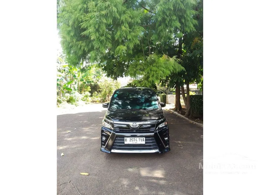 2018 Toyota Voxy MPV