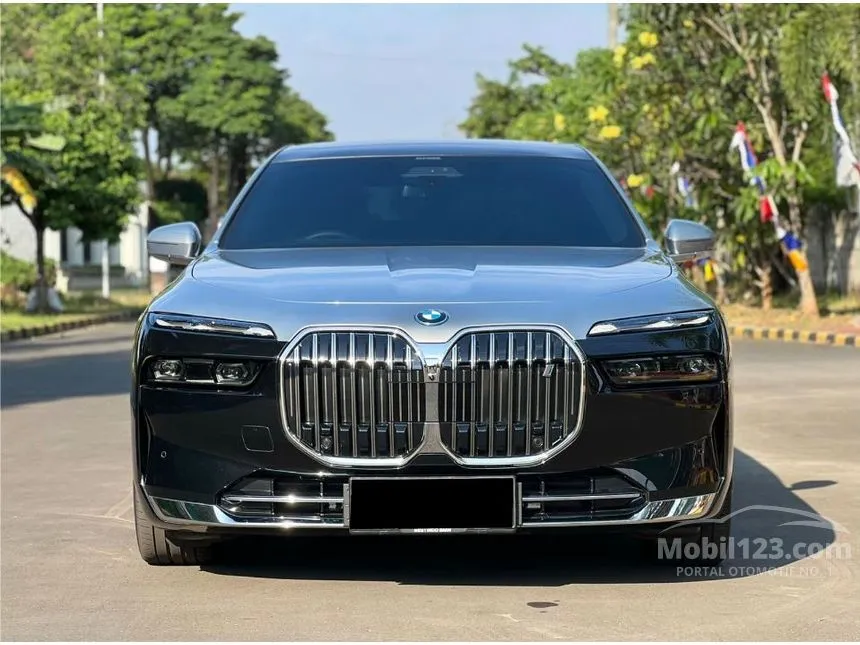 2023 BMW i7 xDrive60 Gran Lusso Sedan
