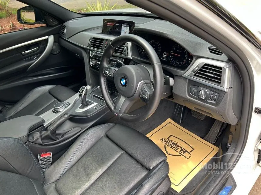 2019 BMW 330i M Sport Shadow Edition Sedan