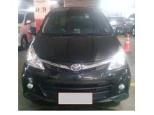 Mobil Toyota Avanza hitam manual 2013