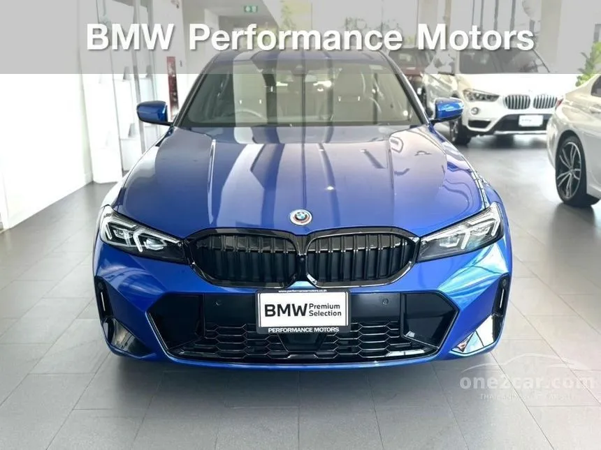 2022 BMW 330e M Sport Sedan