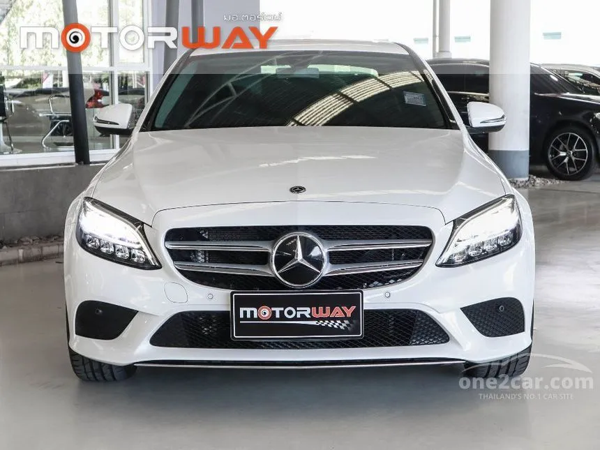 2020 Mercedes-Benz C300 e Avantgarde Sedan