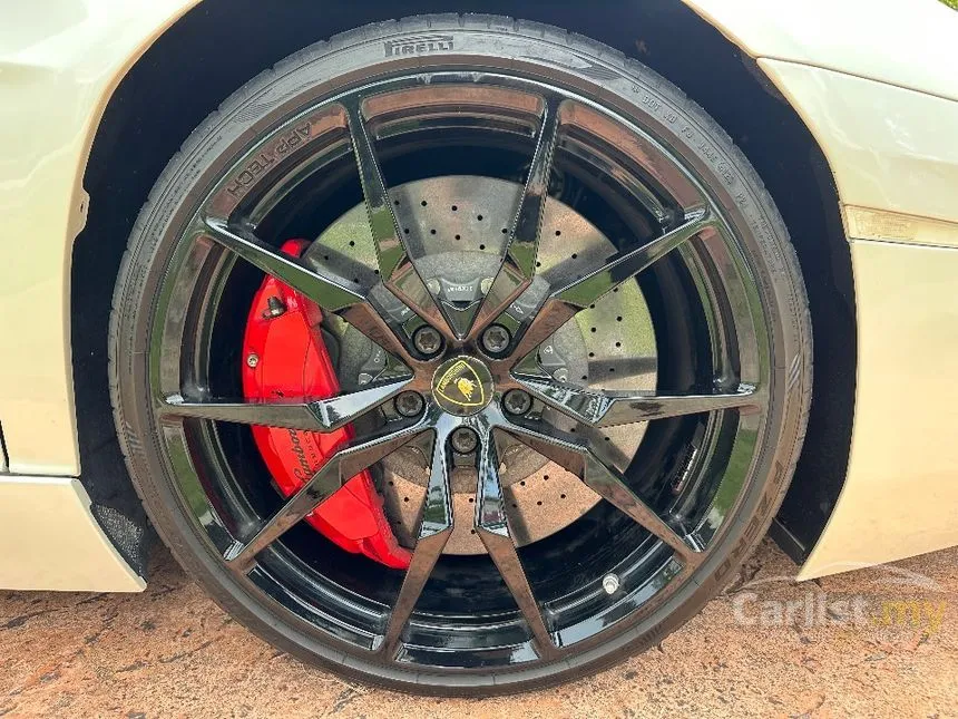 2015 Lamborghini Aventador LP700-4 Pirelli Coupe