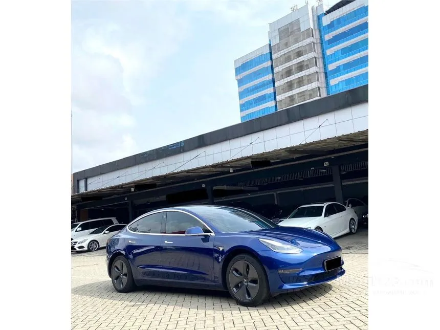 2019 Tesla Model 3 Standard Range Sedan