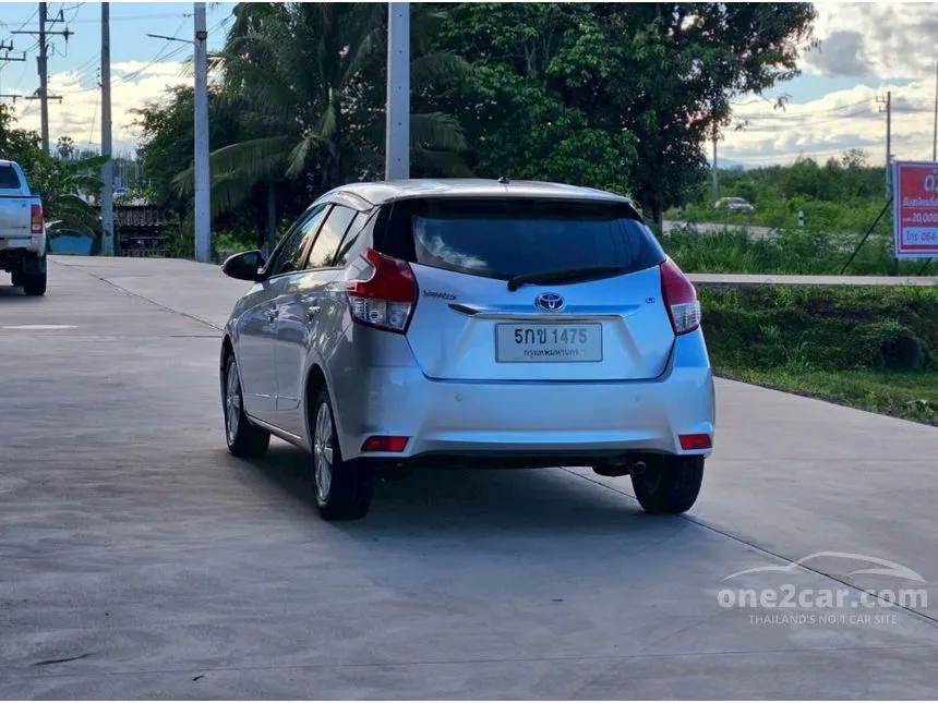 2015 Toyota YARIS G Hatchback