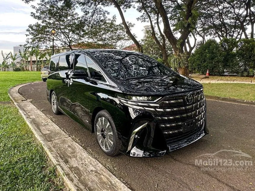 Jual Mobil Toyota Alphard 2024 HEV 2.5 di Bali Automatic MPV Hitam Rp 1.710.800.000