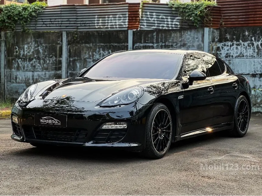 2013 Porsche Panamera Hatchback