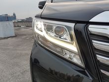 2015 Toyota Alphard 2.5 G ATPM / Pilot Seat & Black on Beige / PBD / Camera 360