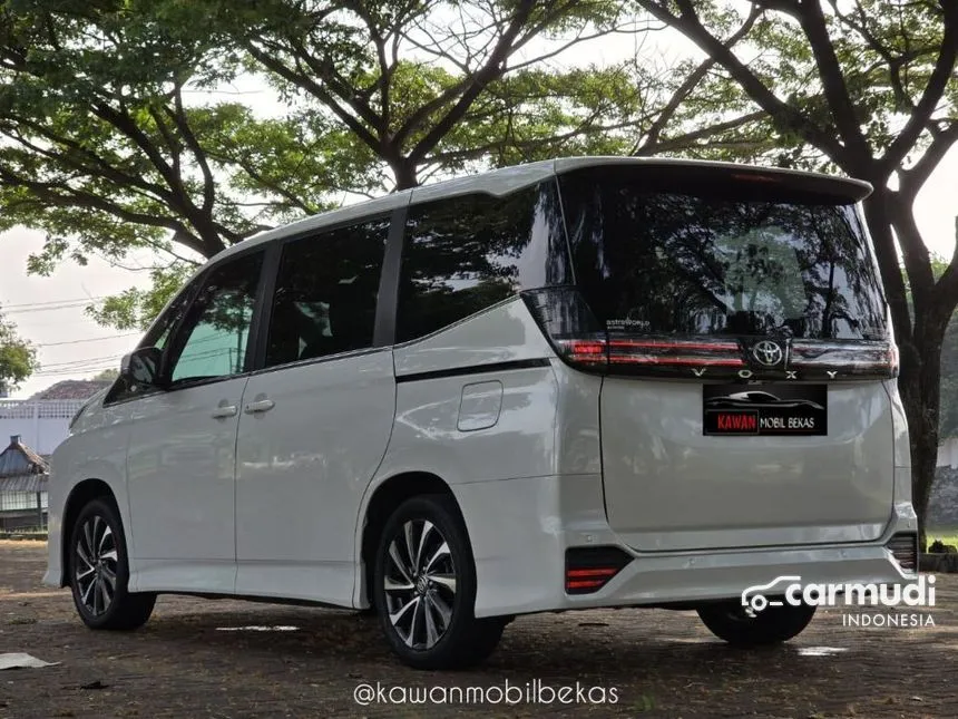 2022 Toyota Voxy Van Wagon