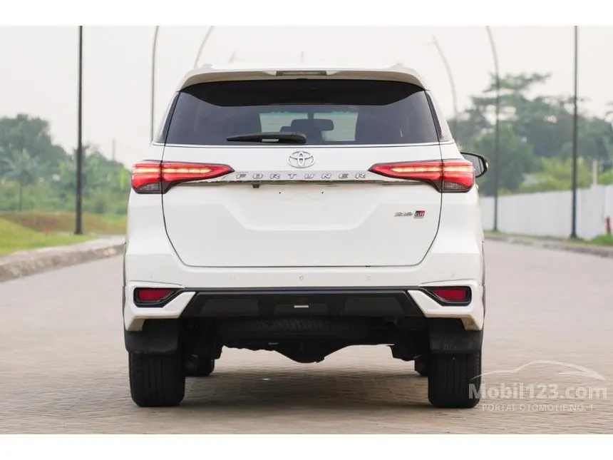 2023 Toyota Fortuner GR Sport 4X2 SUV