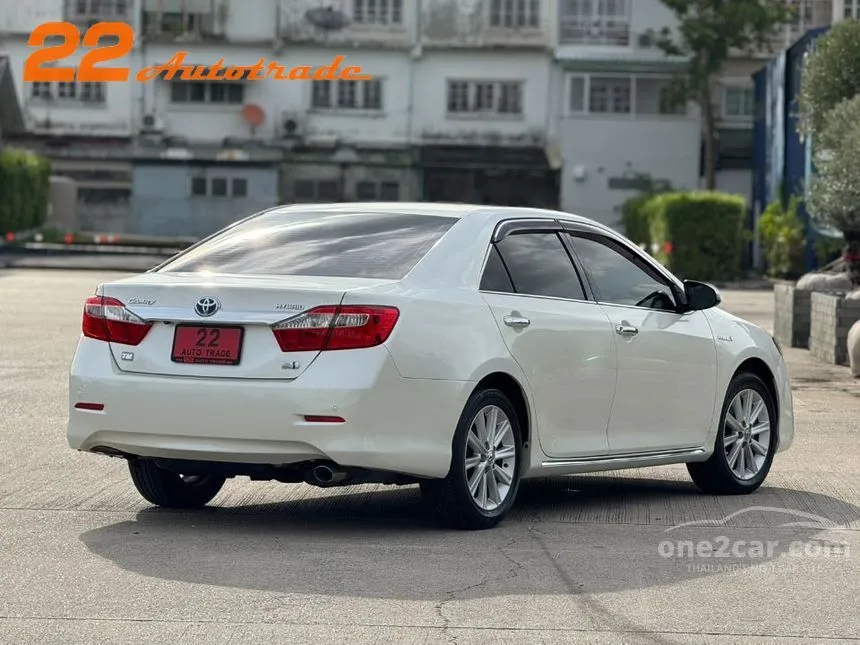 2013 Toyota CAMRY Hybrid Sedan