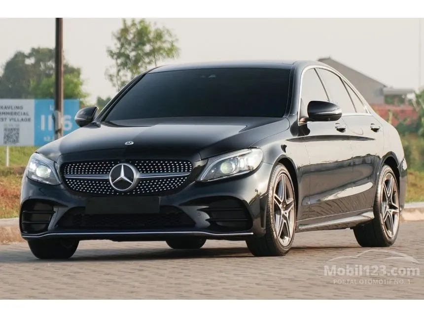 2019 Mercedes-Benz C300 AMG Line Sedan