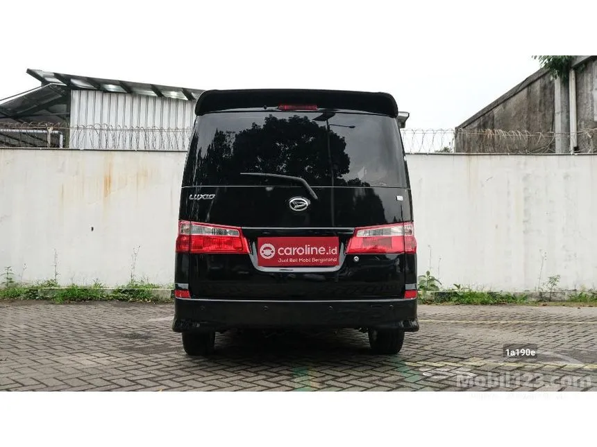 2011 Daihatsu Luxio X Van