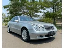 2004 Mercedes-Benz E260 2.6 E260 Sedan Mobil Sangat Terawat No Malfunction