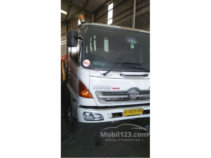 Jual Mobil Hino Ranger 2013 FG 7.7 Manual 7.7 di Jawa