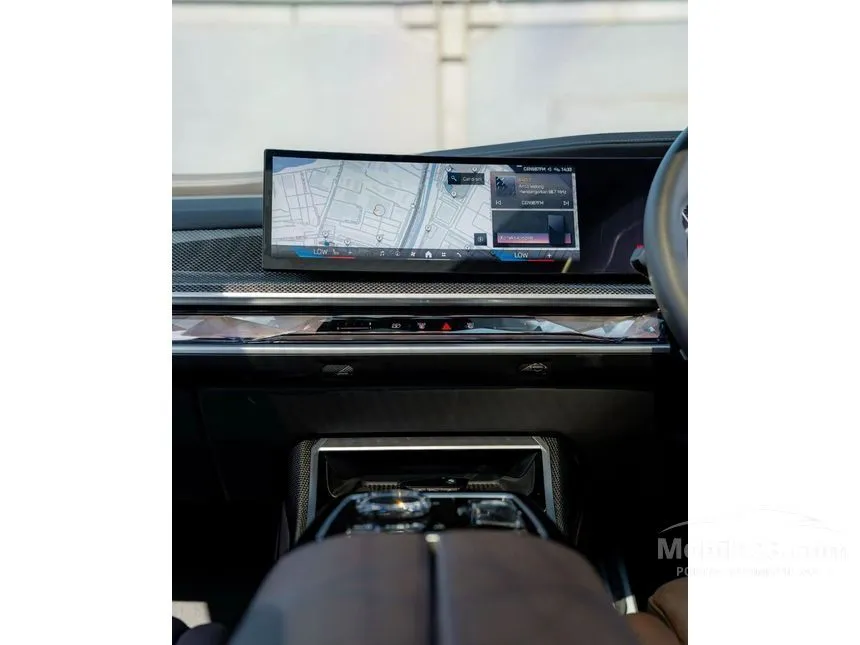 2023 BMW 735i M Sport Sedan