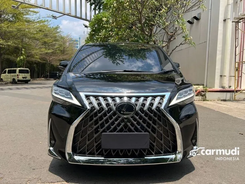 2023 Lexus LM350 Van Wagon