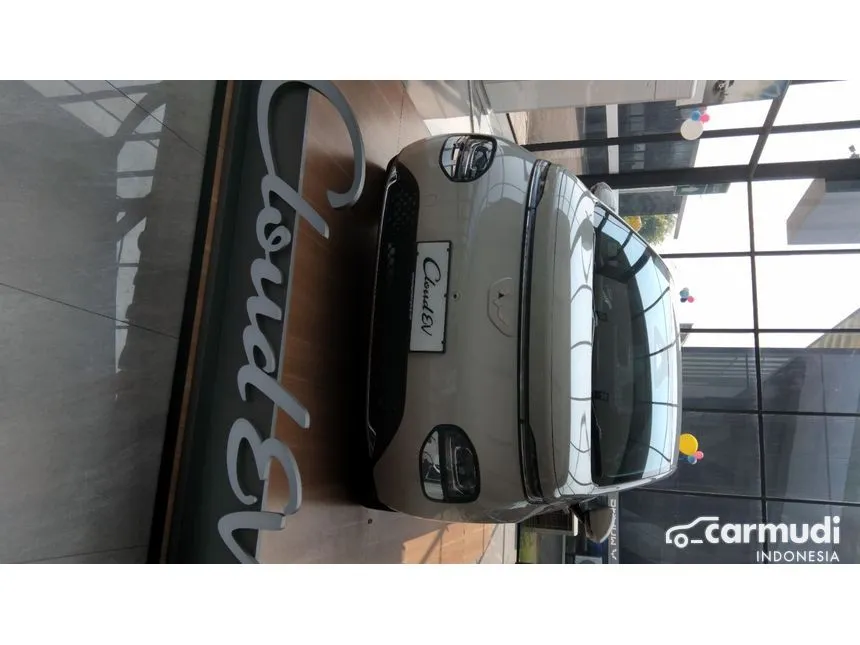 2025 Wuling Cloud EV Pro Hatchback