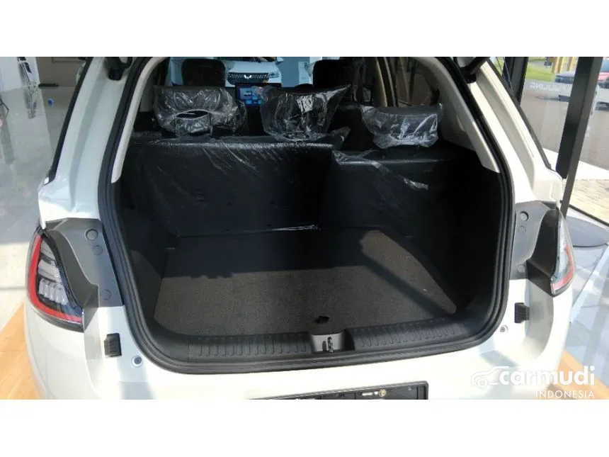 2025 Wuling Cloud EV Pro Hatchback