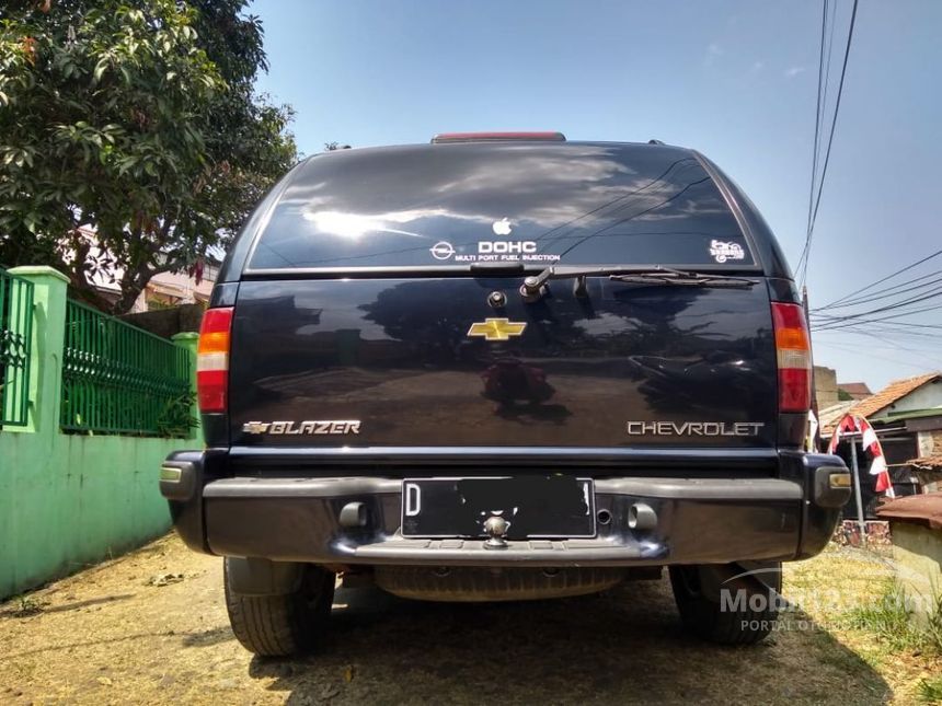 Jual Mobil Opel Blazer 2000 DOHC 2.2 di Jawa Barat Manual SUV Hitam Rp