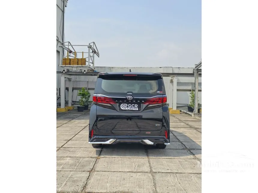 2025 Toyota Alphard HEV Modelista MPV