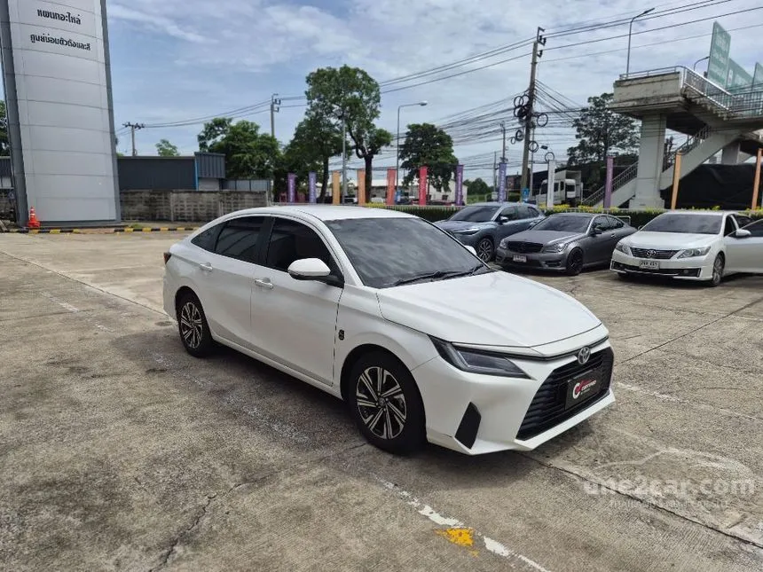 2022 Toyota Yaris Ativ Smart Sedan