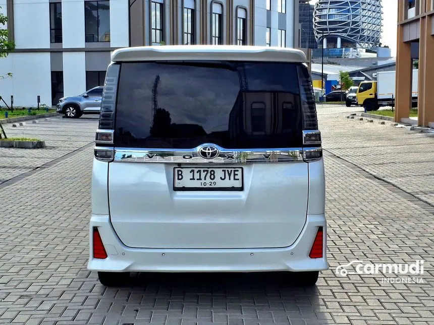 2018 Toyota Voxy MPV