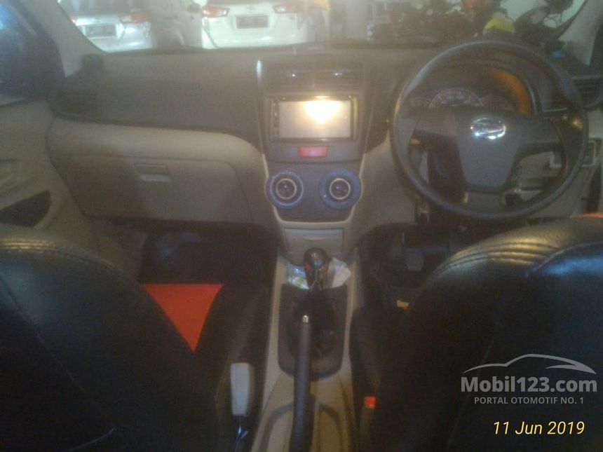 2012 Daihatsu Xenia M STD MPV