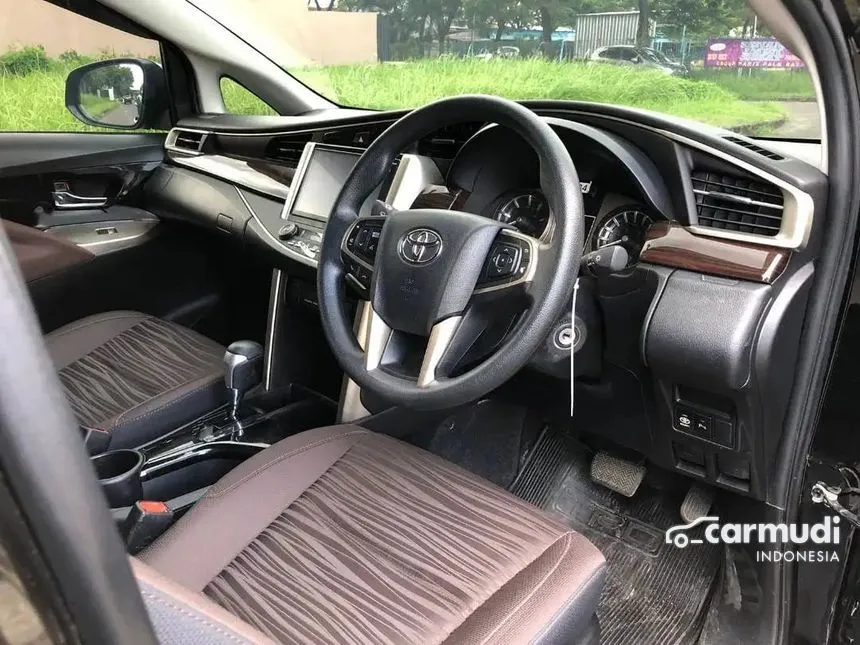 2022 Toyota Kijang Innova V MPV